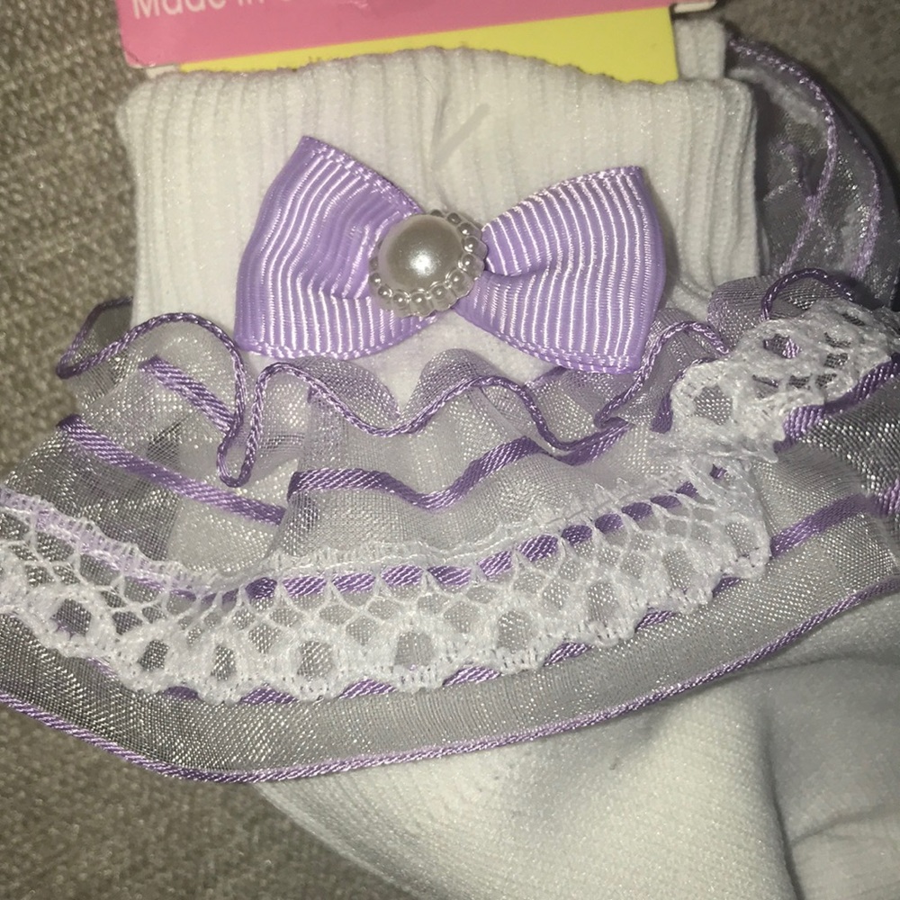 🆕Ruffle Socks - Picture 2 of 2